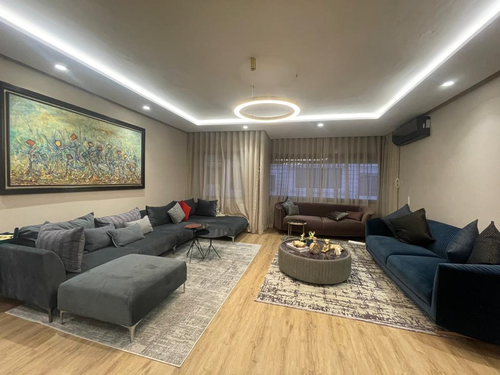 Appartement de 126m² en Vente à Casablanca, Quartier Racine