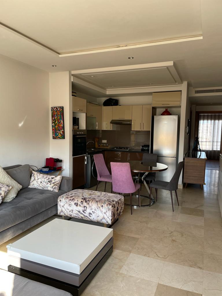 À Casablanca, appartement à vendre dernier étage avec Casa Immo